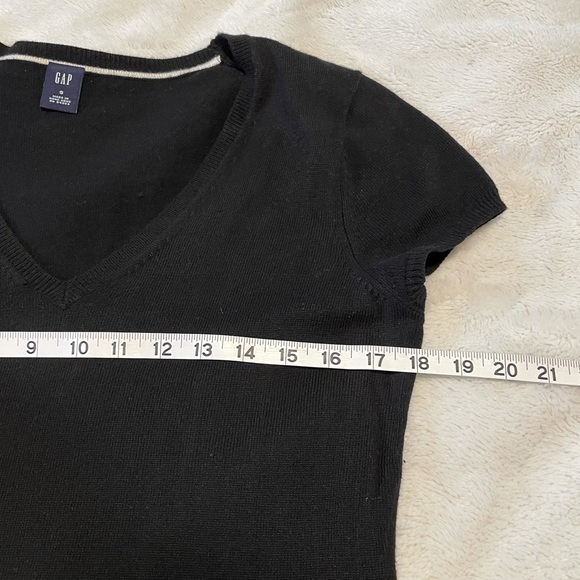 Women’s GAP Lightweight Cashmere Blend Sweater - Picture 8 of 9